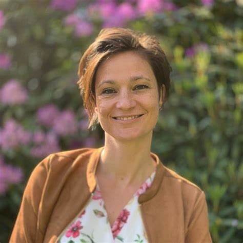 Dr. Ellen Van Eetvelde Headshot